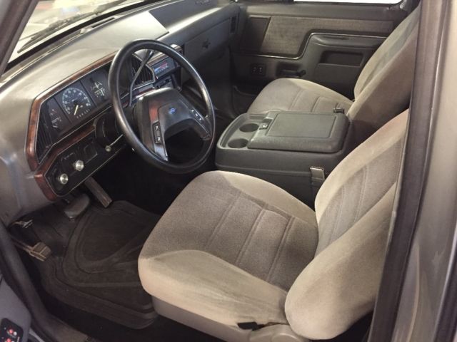 1990 Black Gray Ford F-150 Standard Cab Pickup