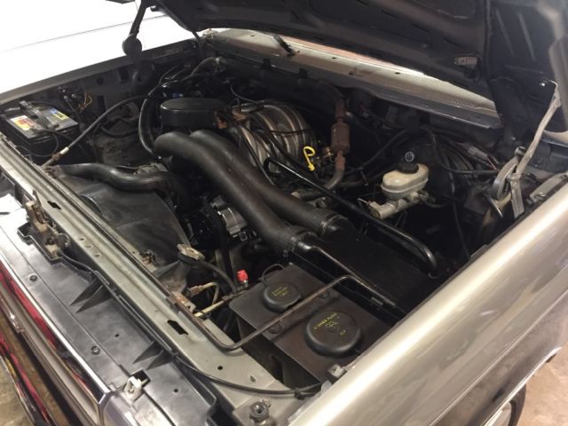 1990 Black Gray Ford F-150 Standard Cab Pickup