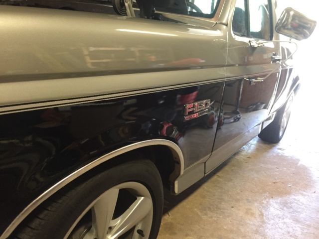 1990 Black Gray Ford F-150 Standard Cab Pickup