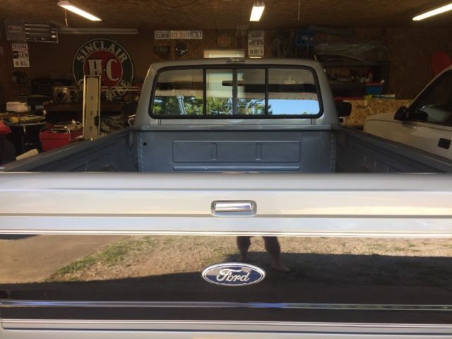 1990 Black Gray Ford F-150 Standard Cab Pickup