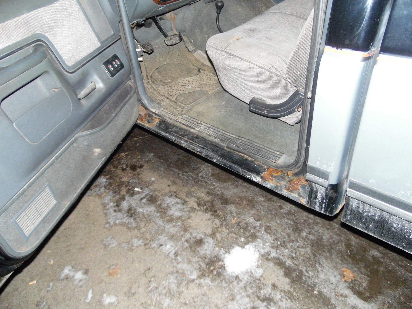 1990 black&-gray Ford F-150 Cab &- Chassis