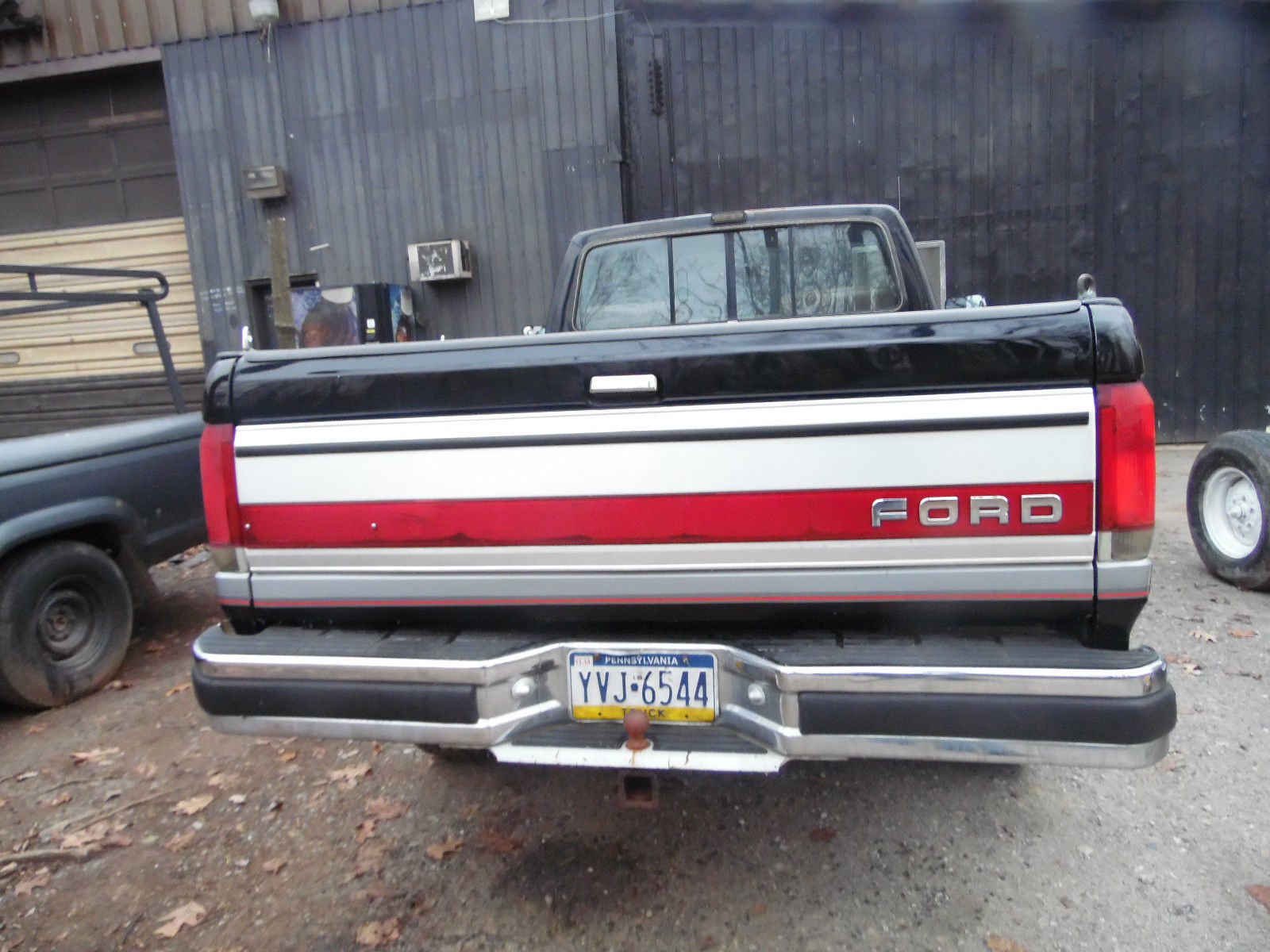 1990 black&-gray Ford F-150 Cab &- Chassis