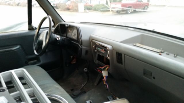 1990 Gray Ford F-150 Cab &- Chassis