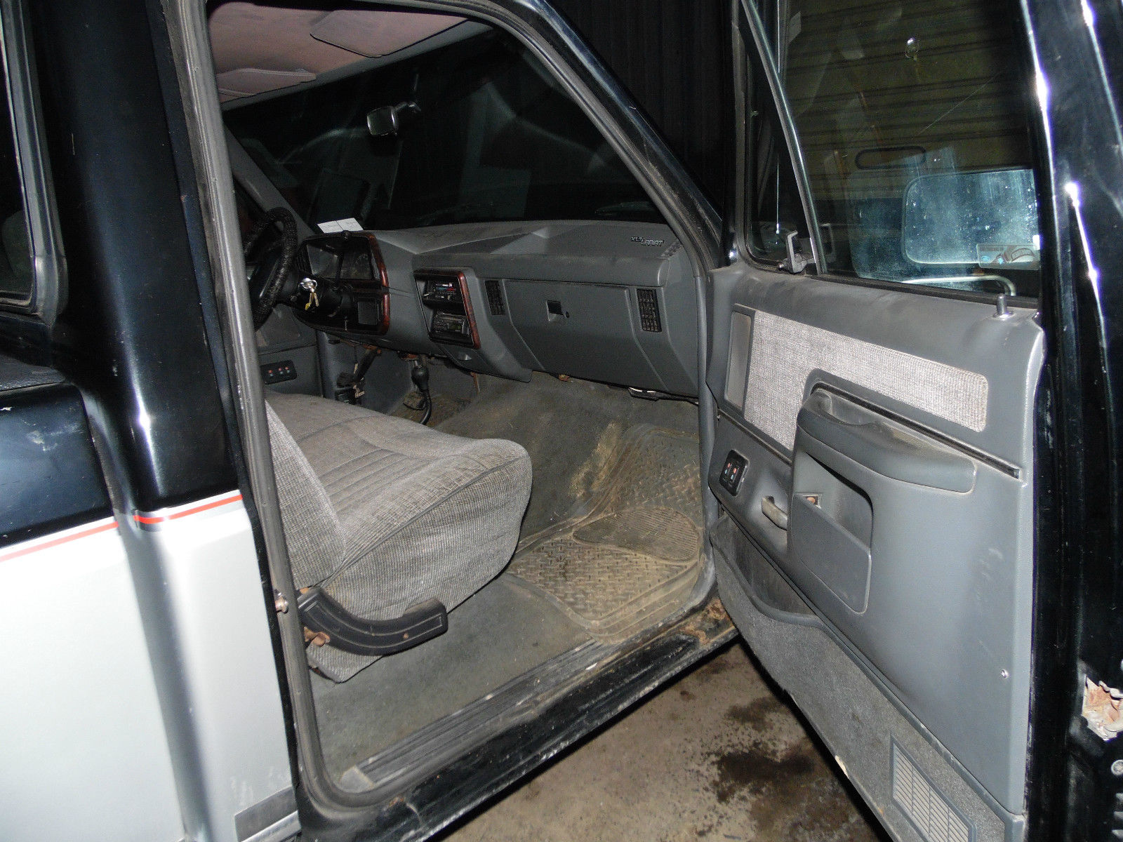 1990 black&-gray Ford F-150 Cab &- Chassis