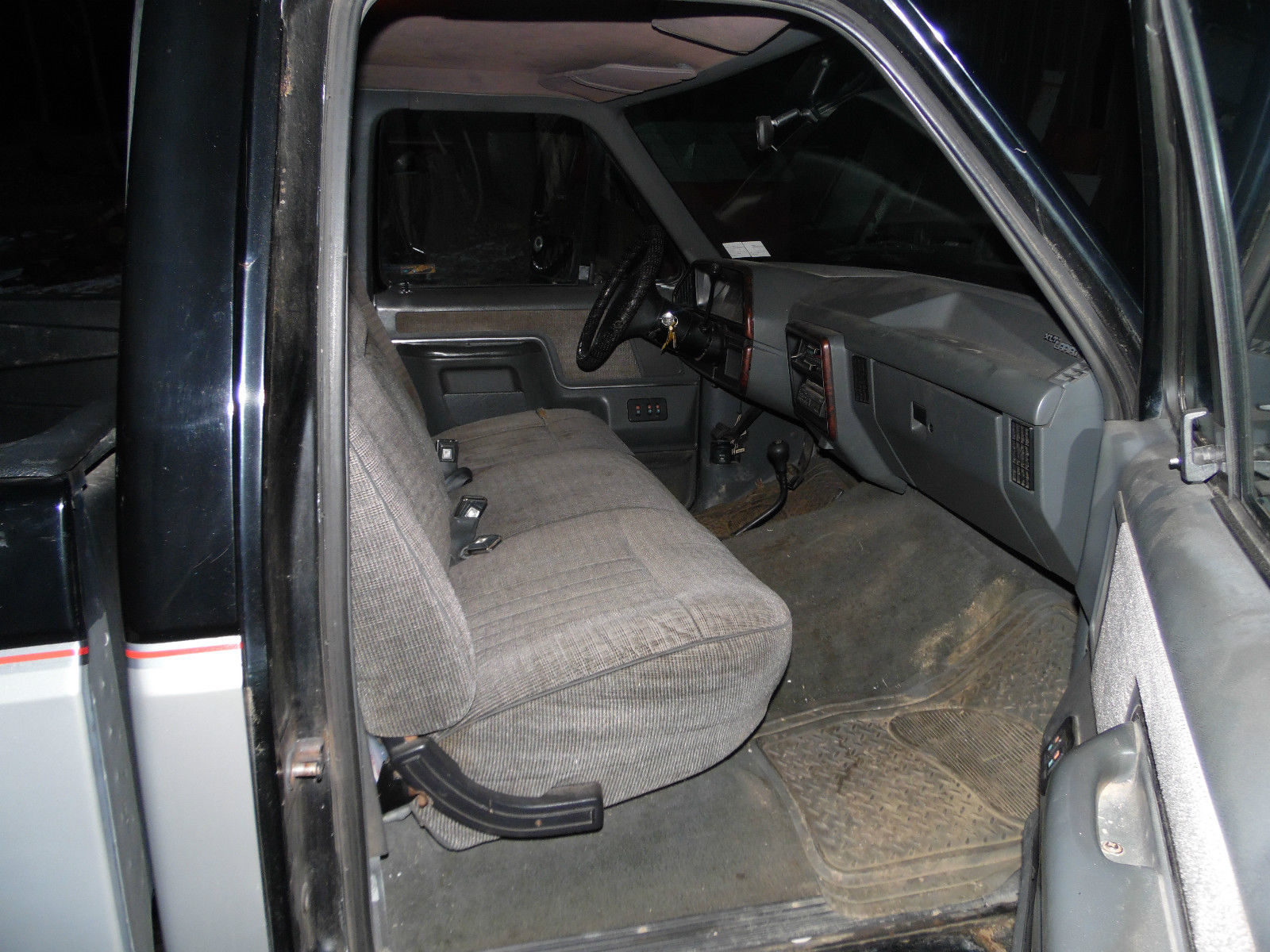1990 black&-gray Ford F-150 Cab &- Chassis