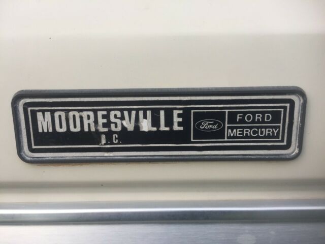 1990 White Ford F-150 Crew Cab Pickup