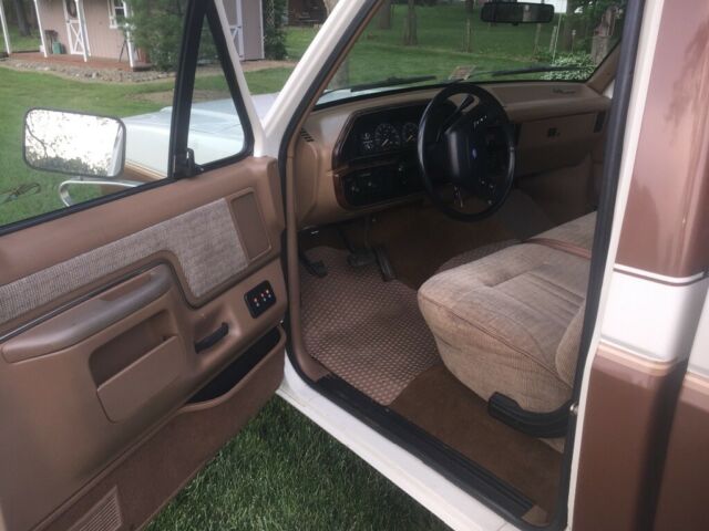 1990 White Ford F-150 Crew Cab Pickup