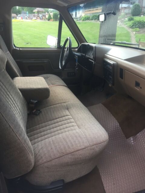 1990 White Ford F-150 Crew Cab Pickup