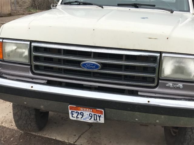 1990 White grey Ford F-250 Extended Cab Pickup