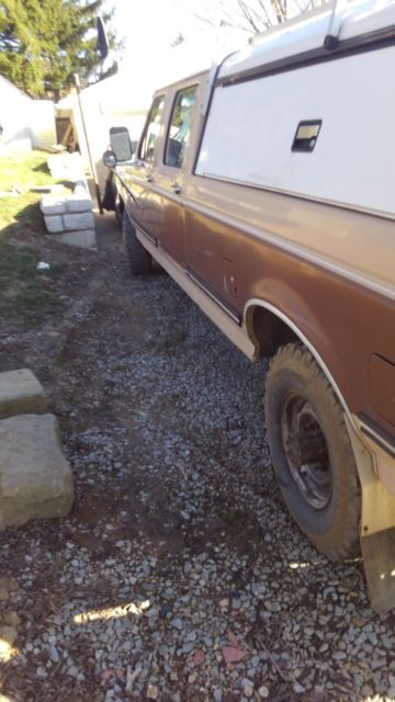 1990 Beige/brown Ford F-350 Crew Cab Pickup