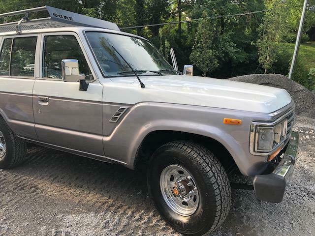 1990 Silver and White Toyota Land Cruiser Wagon