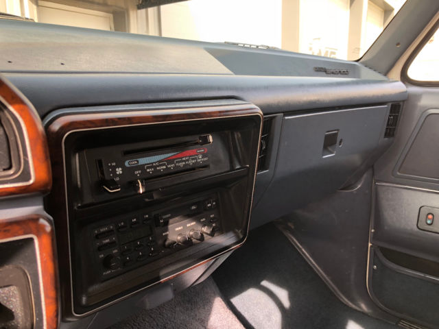 1990 White Ford Bronco SUV