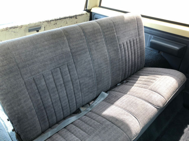 1990 White Ford Bronco SUV