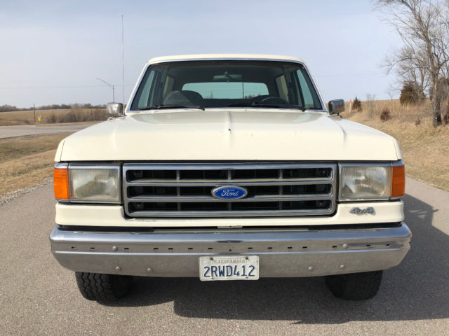 1990 White Ford Bronco SUV