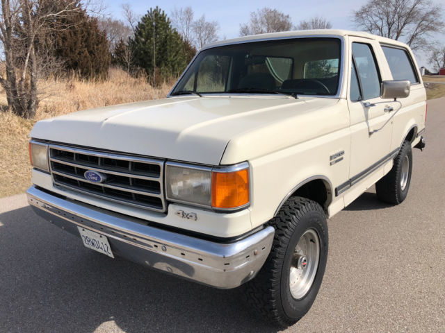 1990 White Ford Bronco SUV