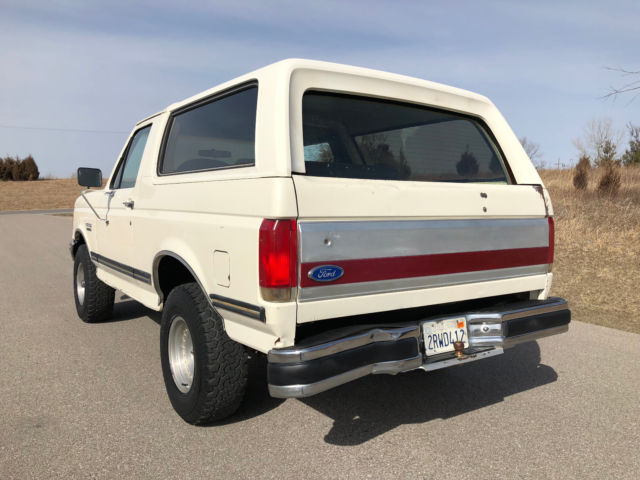 1990 White Ford Bronco SUV