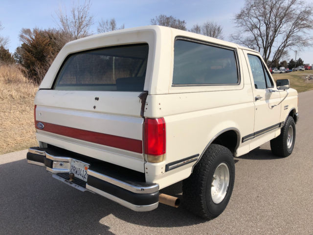 1990 White Ford Bronco SUV