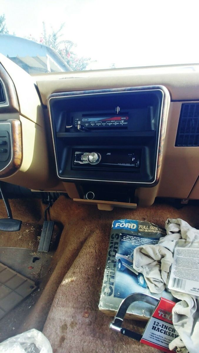 1990 Brown Ford Bronco SUV