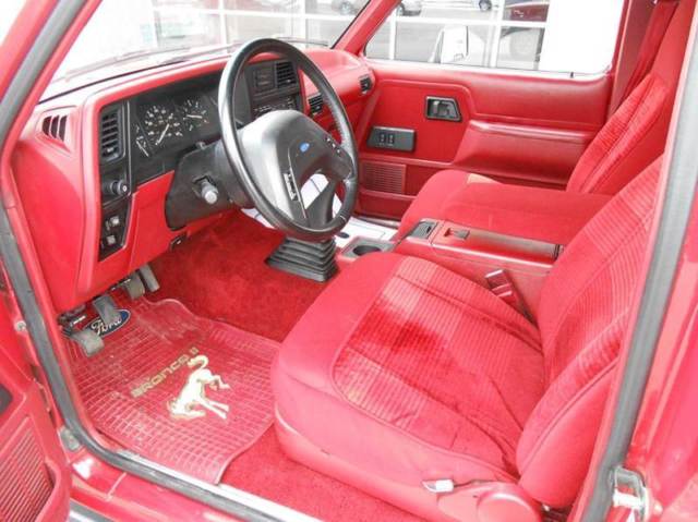 1990 Blue Ford Bronco 2