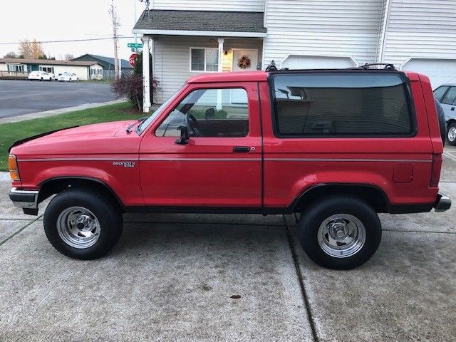 1990 Red Ford Bronco II SUV