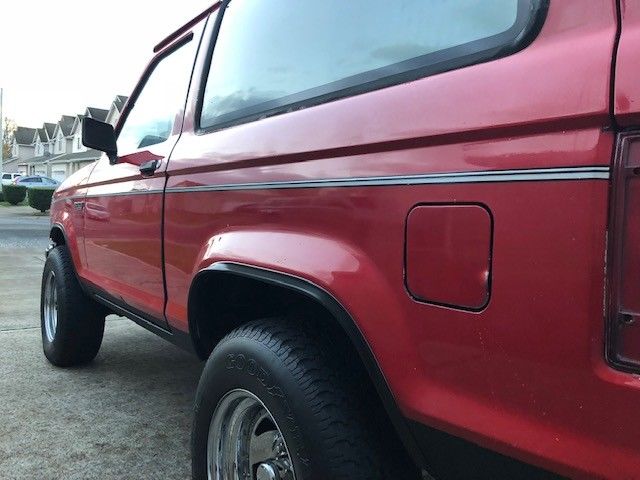 1990 Red Ford Bronco II SUV