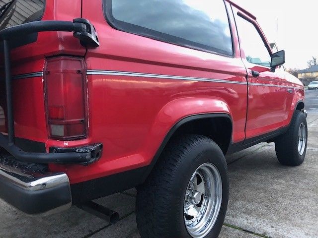 1990 Red Ford Bronco II SUV