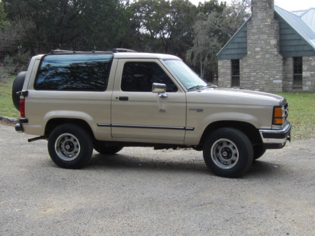 1990 Blue Ford Bronco SUV