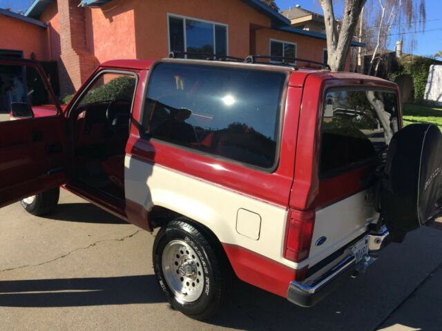 1990 RED WHITE Ford Bronco II 2-door