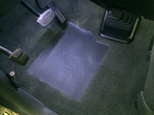 1990 White/ Grey Two Tone Ford Bronco SUV