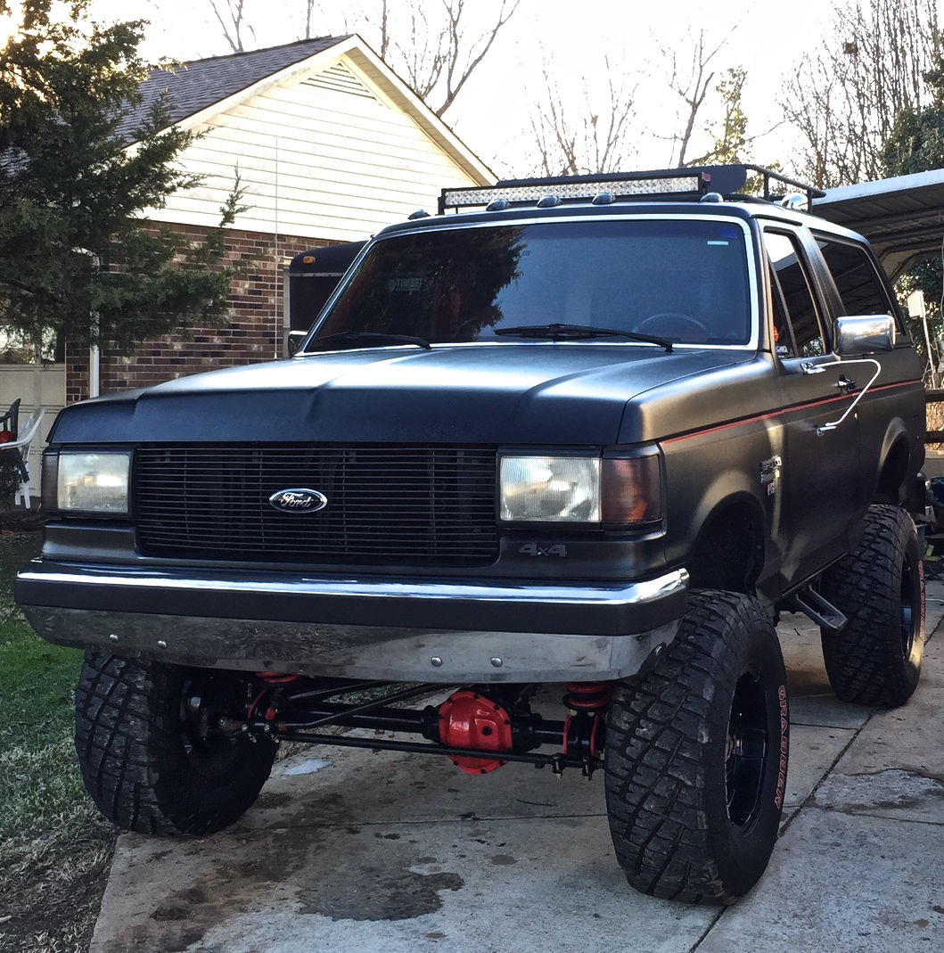 1990 White/ Grey Two Tone Ford Bronco SUV