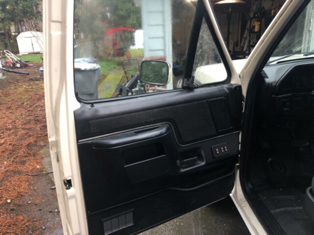 1990 White Ford Bronco