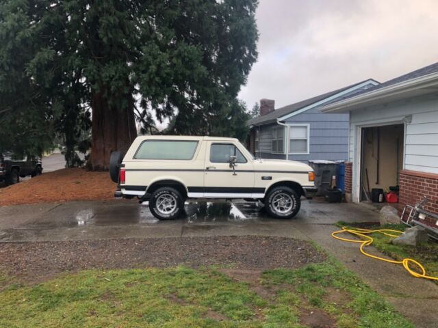 1990 White Ford Bronco