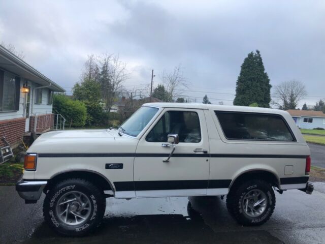 1990 White Ford Bronco