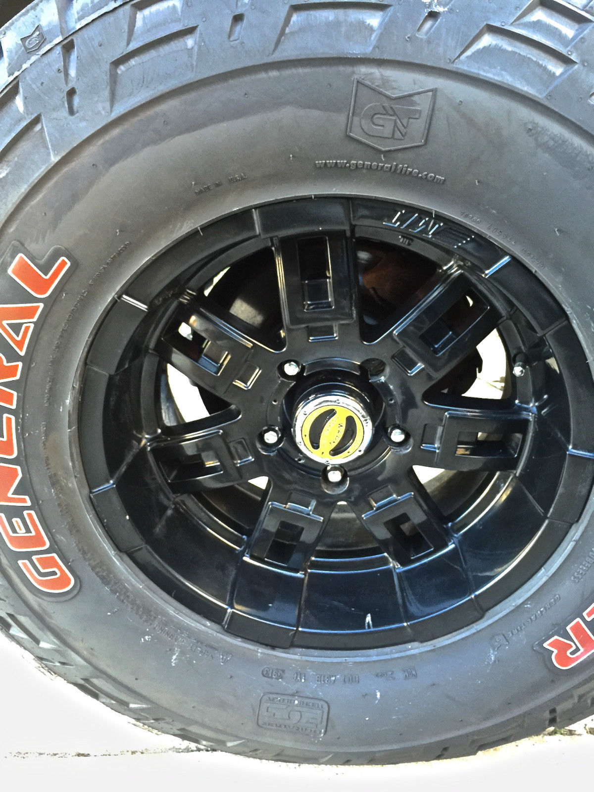 1990 White/ Grey Two Tone Ford Bronco SUV