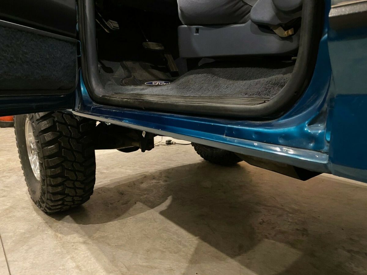 1990 Green Ford Bronco SUV