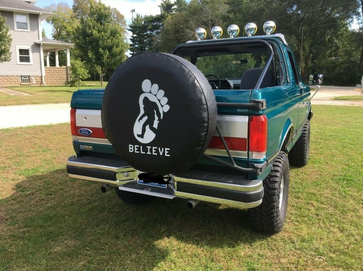 1990 Green Ford Bronco SUV