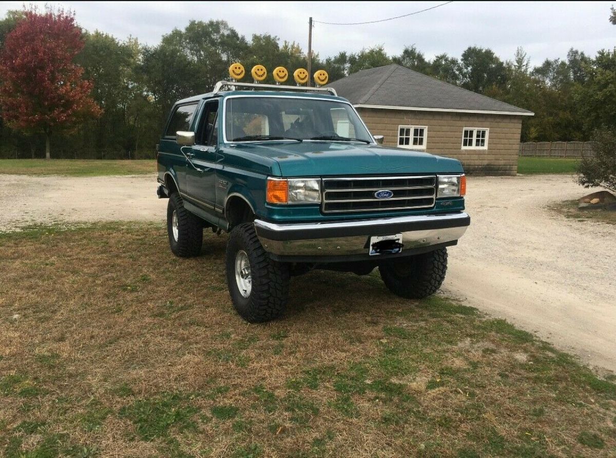 1990 Green Ford Bronco SUV