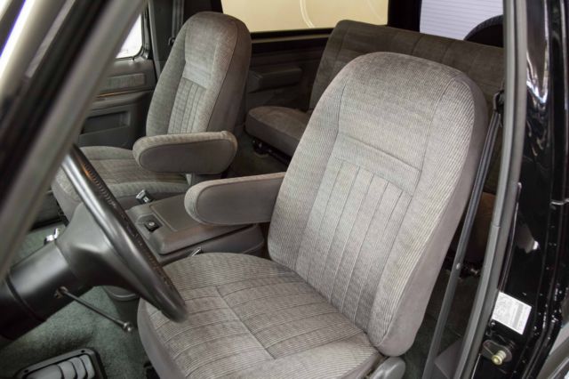 1990 Black Ford Bronco SUV