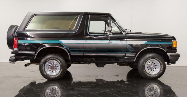 1990 Black Ford Bronco SUV