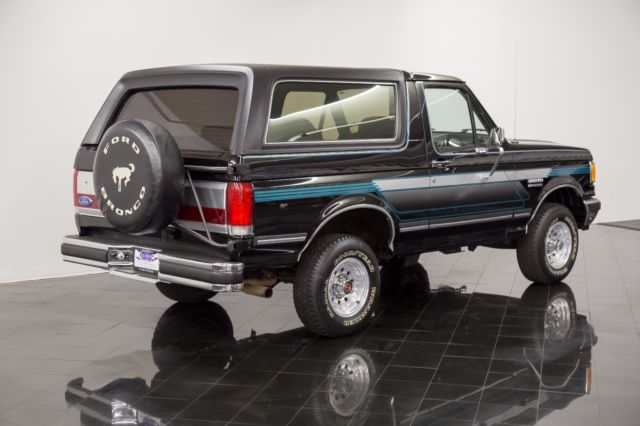 1990 Black Ford Bronco SUV