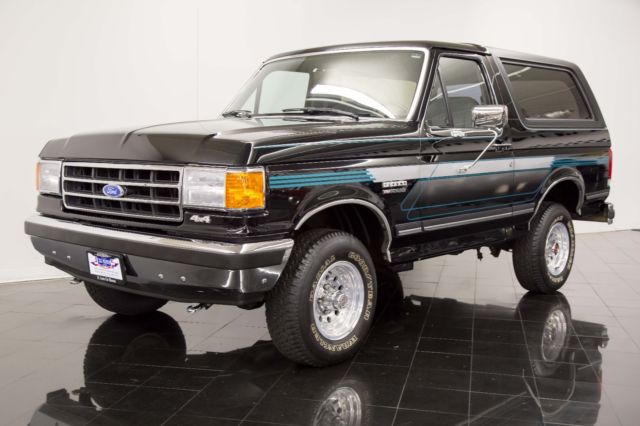 1990 Black Ford Bronco SUV