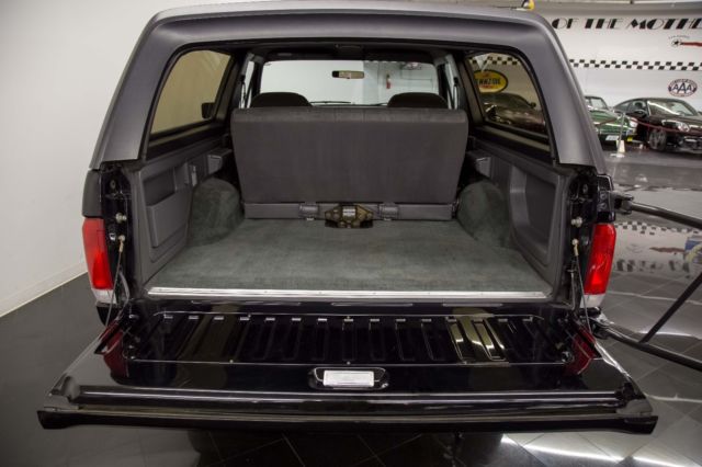 1990 Black Ford Bronco SUV