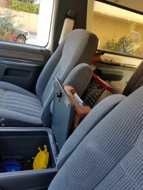 1990 White Ford Bronco