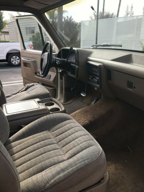 1990 White Ford Bronco