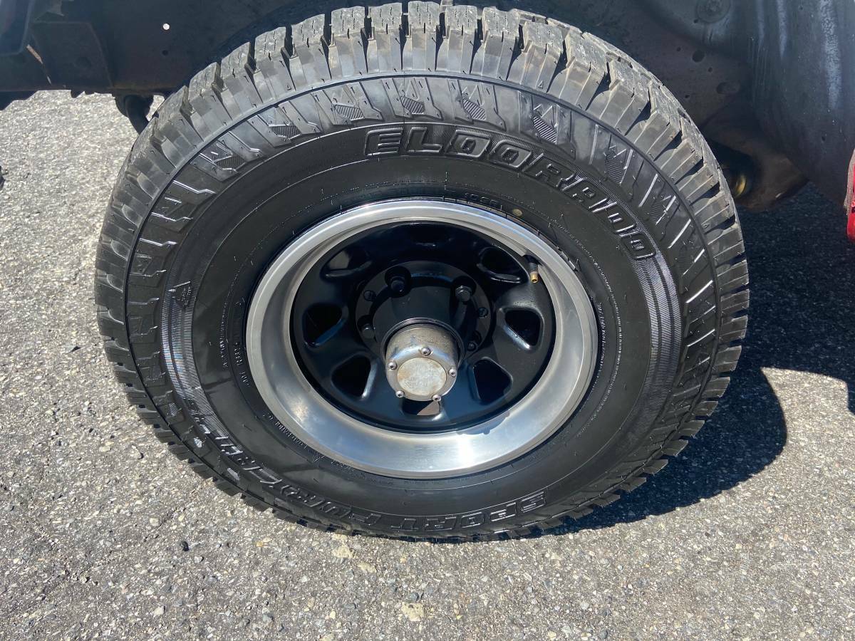 1990 White / Red Ford Bronco SUV