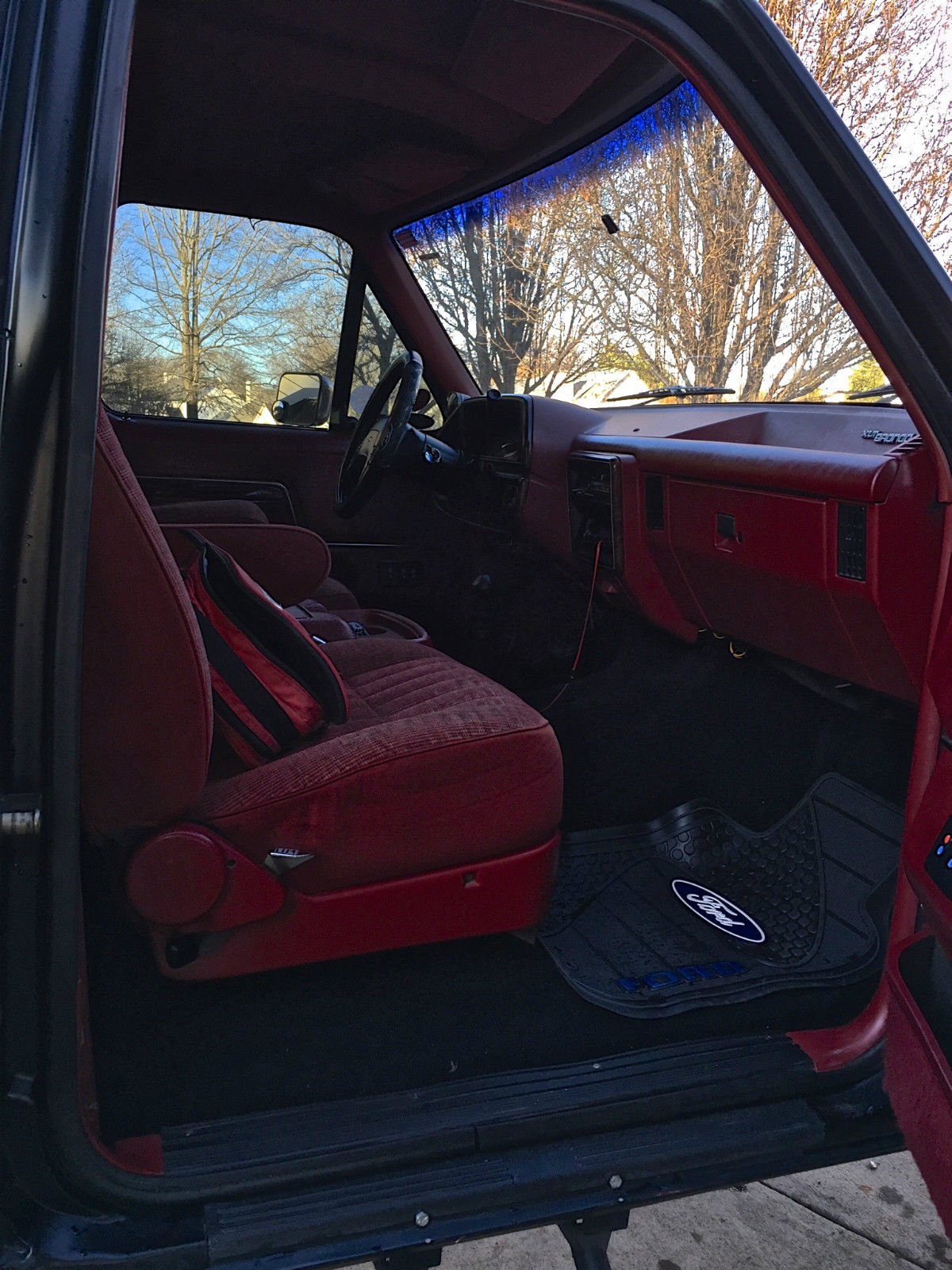 1990 White/ Grey Two Tone Ford Bronco SUV