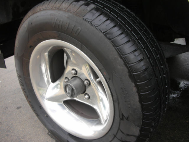 1990 white Ford Bronco II suv