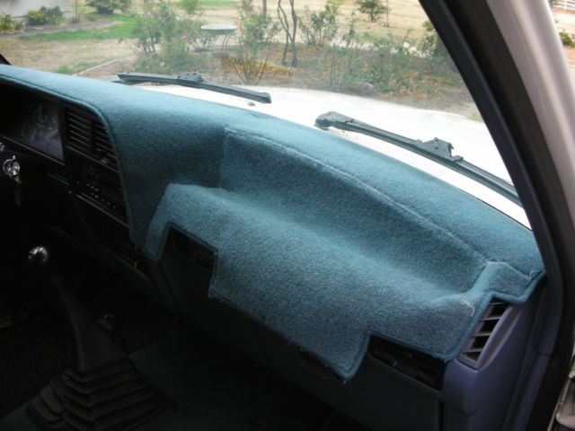 1990 white Ford Bronco II suv