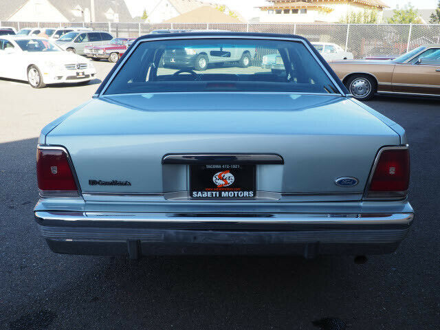 1990 Silver Ford Crown Victoria LX 4dr Sedan