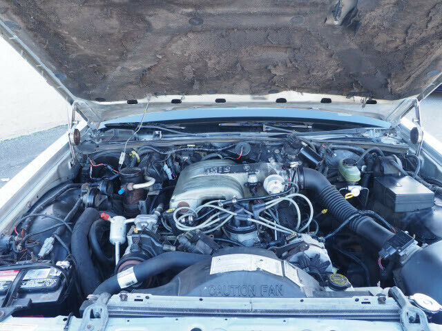 1990 Silver Ford Crown Victoria LX 4dr Sedan